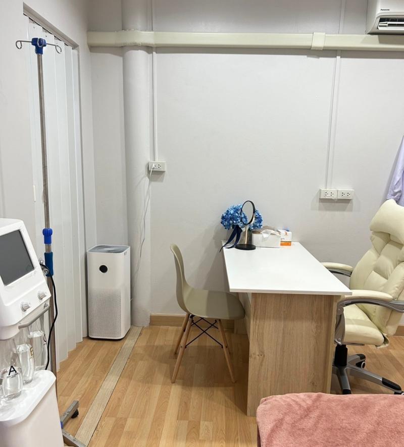 เซ้งคลินิกความงาม ฉะเชิงเทรา ใจกลางเมือง ผู้คนพลุกพล่าน มีที่จอดรถหน้าคลินิกได้เลย