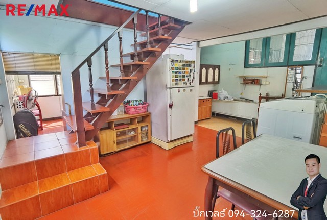 บ้านเดี่ยว บางซื่อ ประชาชื่น 6 แยก 2-1 เลียบคลองประปา พื้นที่ 44 ตร.ว. ใกล้สถานีรถไฟฟ้า MRT เตาปูน  และ สถานีบางซื่อ