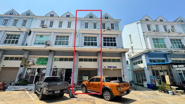 ขาย อาคารพาณิชย์ 3 ชั้นครึ่ง สภาพดี ไม่เคยผ่านการใช้งาน โครงการไลบรารี่ทาวน์ ประชาอุทิศ 90  