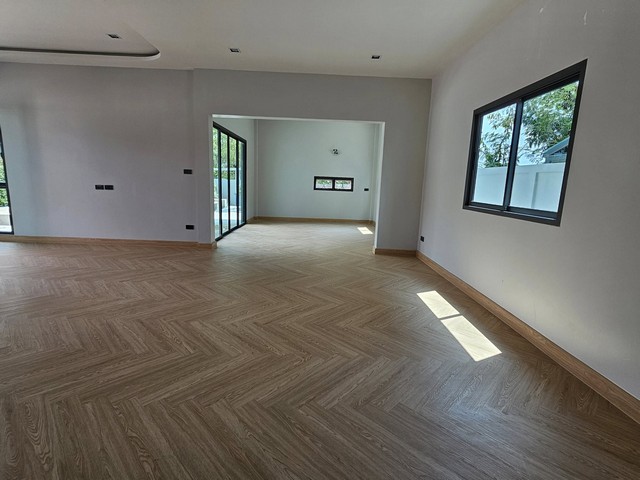 บ้านใกล้ธรรมชาติ บ้านเดี่ยว 2 ชั้นขนาดใหญ่ 4 ห้องนอน พร้อมพื้นที่ใช้สอยที่กว้างขวาง