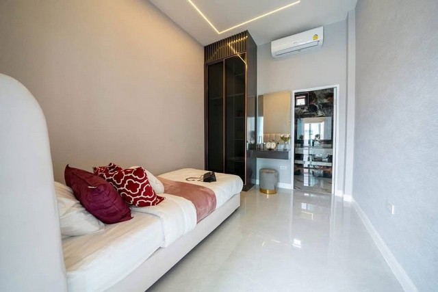 ปล่อยเช่า บ้าน POOL VILA  Rattanakorn village 17  | FOR SALE