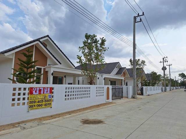 ขายบ้านเดี่ยวชั้นเดียว 67.8 ตร.วา หมู่บ้านพุทธศิริ โครงการใหม่ แบบนอร์ดิก ทันสมัย หรูหรา ติดสวนพุทธมณฑลสวนสุขภาพ  บ้านแพ้ว  สมุทรสาคร ZW538