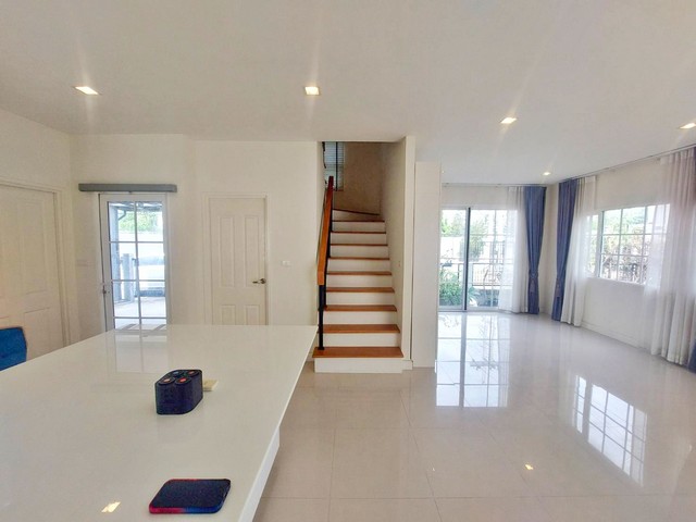 ID :  EA120314 ต้องการขาย บ้าน โกลเด้น นีโอ สาทร ใกล้ - 13900000 - 4Bedroom4น้ำ 55 Square Wah BIG SALE!!