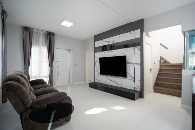 บ้าน มัณฑนา วงแหวน-บางบอน 3BR3Bathroom 0 ไร่ 1 ngan 4 ตารางวา 8990000 BAHT. ใกล้กับ - คุ้มทั้งอยู่คุ้มทั้งลงทุน