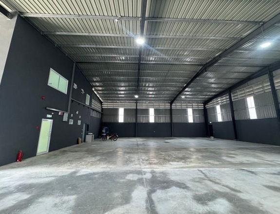  ให้เช่าโกดัง โรงงาน ติดถนน 9 กิโลศรีราชา ใกล้นิคมสหพัฒน์ และท่าเรือแหลมฉบัง พื้นที่สีส้ม ขนาด 600 ตารางเมตร