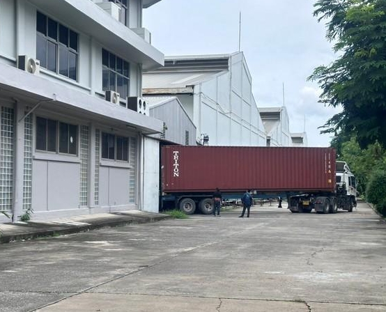 ให้เช่าโกดัง โชว์รูม  ย่านเทพารักษ์ สมุทรปราการ มีหลายขนาด