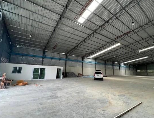 ให้เช่า โกดัง 1,450 ตรม ย่านบางกรวย นนทบุรี พร้อมออฟฟิศ