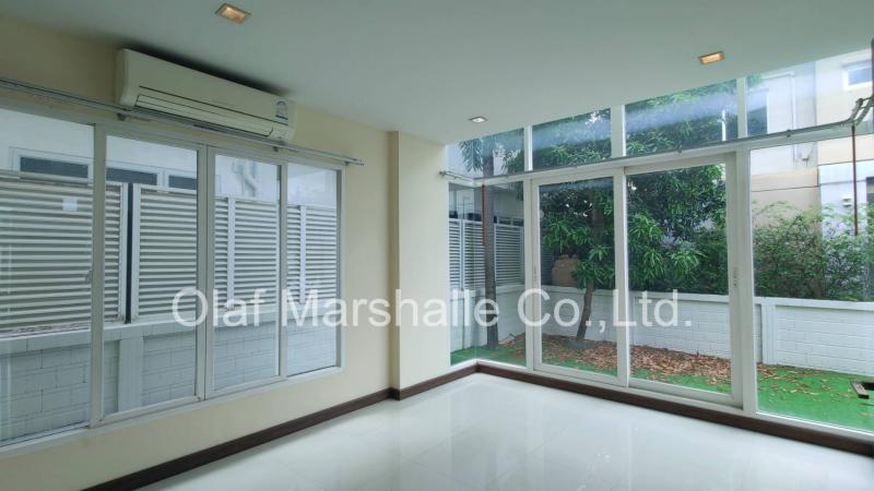 บ้านสวยสุดหรู 5 ห้องนอน 4 ห้องน้ำ พื้นที่ใช้สอย 280 ตร.ม. ใกล้เซ็นทรัล เวสต์วิลล์