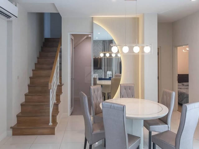 ให้เช่าบ้านแฝด 3 ชั้น บ้านกลางเมือง Classe เอกมัย-รามอินทรา ใกล้ทางด่วน ตกแต่งพร้อมอยู่