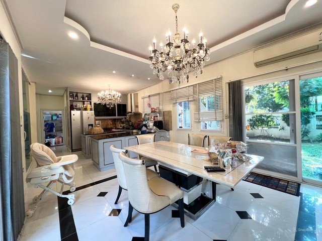 หมู่บ้านเสรีวิลล่า ทำเลทองประเวศ บ้านหลังใหญ่ 5 นอน/ 4 น้ำ พร้อมห้องแม่บ้าน ใกล้ MRT และ ห้างชั้นนำ