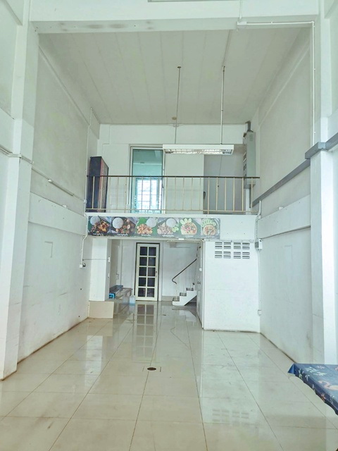 MRT ลาดปลาเค้า 150ม.  ซ.รามอินทรา 17-25  หอพัก ให้เช่าอาคาร 4.5 ชั้น​ ใหญ่​ 324ตร.ม.18ตร.วา.บิ๊กซี ฟู้ดแลนด์ โลตัส  900ม. 3-4นอน 4 น้ำ