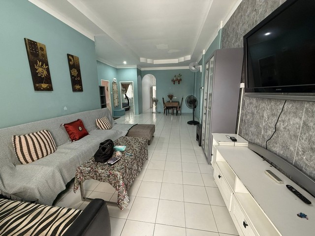 ให้เช่าด่วน  18,000  เขาน้อย โชคชัย   เฟอร์นิเจอร์ครบ มี รปภ มีสระว่ายน้ำส่วนกลาง