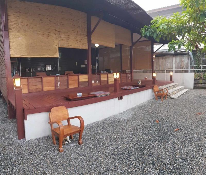 บ้าน/ร้านกาแฟ 1.8 ล้าน 52 ตรว. #อำเภอพร้าว พร้อมที่ดิน #ตกแต่งด้วยต้นไม้และสวนหิน #ถนนคนเดินผ่านหน้าบ้าน #ซื้ออยู่เองหรือทำธุรกิจต่อได้เลย