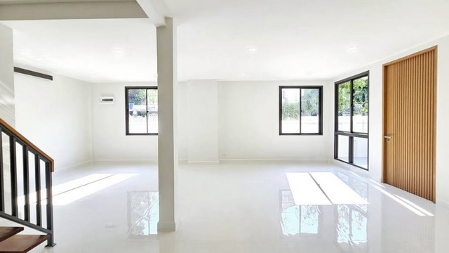 ขายบ้านเดี่ยว2ชั้น 42 ตร.ว.ย่านสุขุมวิทบางจากเขตพระโขนงหลังมุมรีโนเวทใหม่ใกล้BTSบางจาก