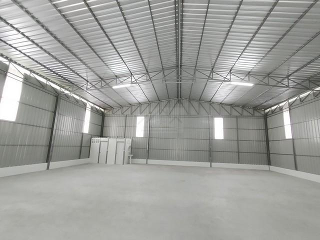 ให้เช่าโกดังสร้างใหม่ 288 ตรม. ถ.สุขาภิบาล 5 ใกล้จุดขึ้น-ลงทางด่วน รถเทรลเลอร์เข้าโกดัง load ของได้