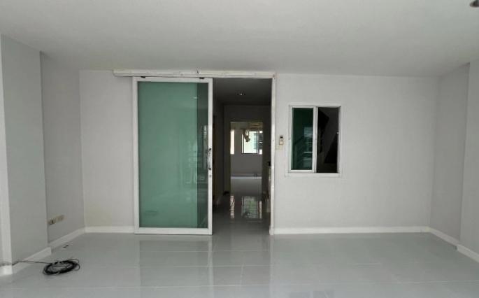 ให้เช่าโฮมออฟฟิศ 4 ชั้น โครงการแกรนด์ เดอ วิลล์ ศรีนครินทร์ ใกล้รถไฟฟ้า สวนหลวง ร.9