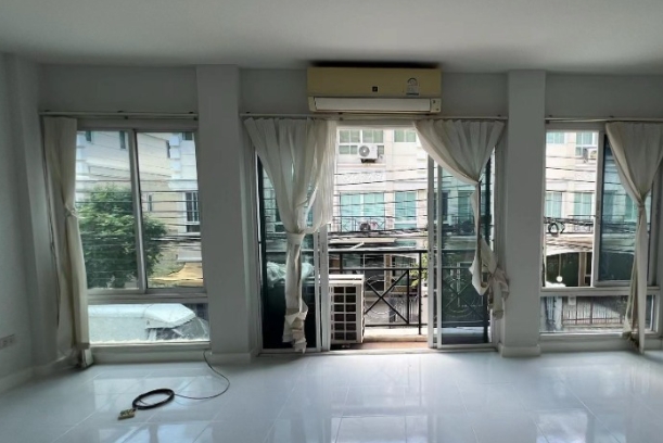 ให้เช่าโฮมออฟฟิศ 4 ชั้น แกรนด์ เดอ วิลล์ ศรีนครินทร์