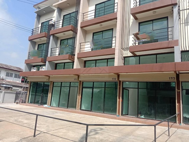 ให้เช่าโฮมออฟฟิศ 3.5 ชั้น 212 ตร.ม ซอยรามอินทรา 89 ใกล้ Fashion Island **มีหลายหลัง เช่า 2 หลังมีราคาพิเศษ) 