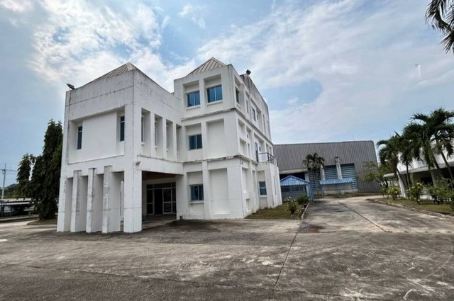 ขายที่ดินโรงงานพร้อมสิ่งปลูกสร้าง บนเนื้อที่ 25​ ไร่ ผังพื้นที่สีม่วงลาย  สามารถขอใบ รง.4 ได้ 