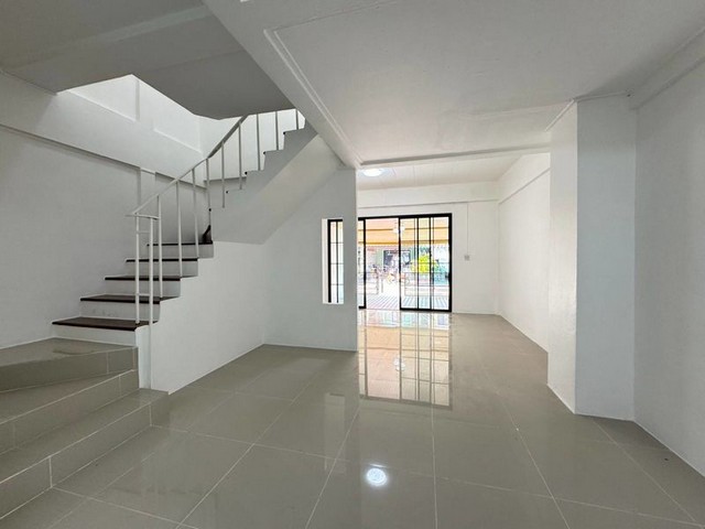 KDH0110 ขายทาวน์เฮ้าส์  แฟมิลี่แลนด์ (นาป่า) ขนาด 20 ตร.วา 2 ชั้น