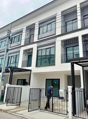 ให้เช่าทาวน์โฮม ลุมพินี ทาวน์เพลส สุขุมวิท ศรีนครินทร์ ใกล้BTS สำโรง อีกฝั่งBTS ศรีนครินทร์