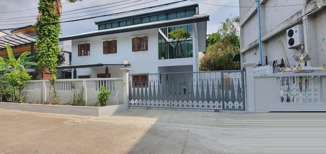 ให้เช่าบ้านเดี่ยว 2 ชั้น 70 ตรว. ย่านโชคชัย 4 ลาดพร้าว นาคนิวาส เหมาะทำโฮมออฟฟิศ ใกล้เลียบด่วน ใกล้ MRT โชคชัย4 