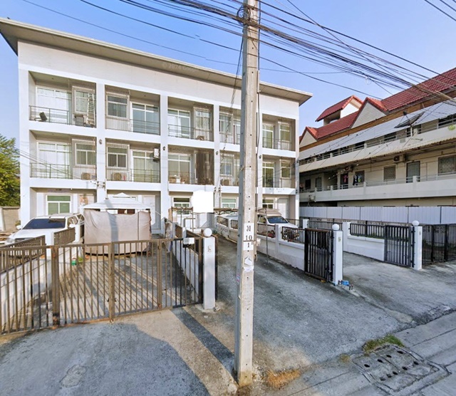 ให้เช่าทาวน์โฮม 3ชั้น 20ตร.วา. ซ.รามอินทรา 89-99  MRT แฟชั่น 400ม.4นอน 3 น้ำ รร.นานาชาติกลอรี่สิงคโปร์ 3.9 กม.  นพรัตนราชธานี 1.1กม. 