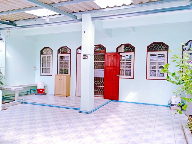 ให้เช่า ทาวน์เฮ้าส์ 3ชั้น 2คูหา 6นอน  45 ตร.วา.555 ตร.ม.คฤหาสน์  MRTจรัญฯ 13 300ม.  ท่าพระ 1กม. ตลาดโพธิ์สามต้น 1.1 กม. 4 น้ำ  Airbnbได้  