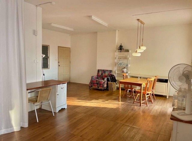 ขายถูกคอนโดเตาปูน แมนชั่น ตึกซี ห้อง 54 ตร.ม  ((ห้องริม))ติดรถไฟฟ้า mrt บางซื่อ