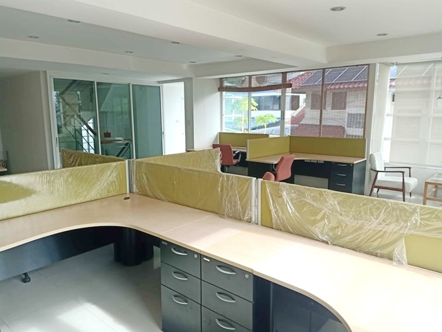 จตุจักร ตลาดบองมาร์เช่ 290ม. รถไฟฟ้าวัดเสมียนนารี 1.5กม.  ให้เช่าสำนักงาน 4 ชั้น 280 ตร.ม.35 ตร.วา. 5นอน 5 น้ำ  เซ็นทรัล ลาดพร้าว 1.8 กม.