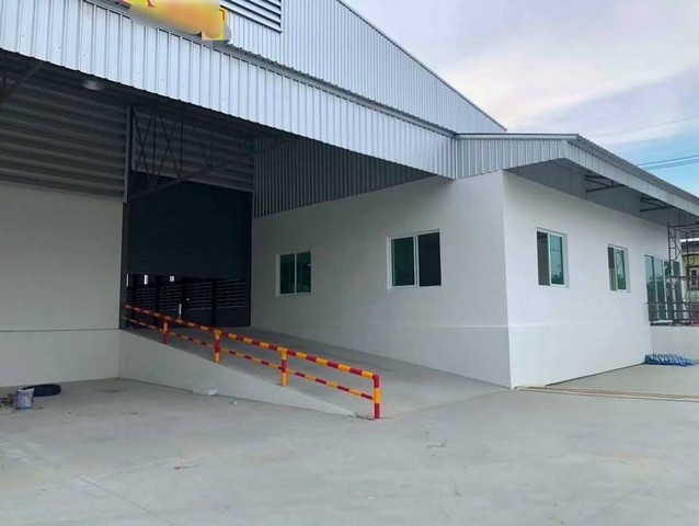 ให้เช่าโรงงาน/คลังสินค้า ชลบุรี พื้นที่ขนาด 3,000   ตรม. สามารถขอใบอนุญาต รง.4  พื้นที่สีม่วง 