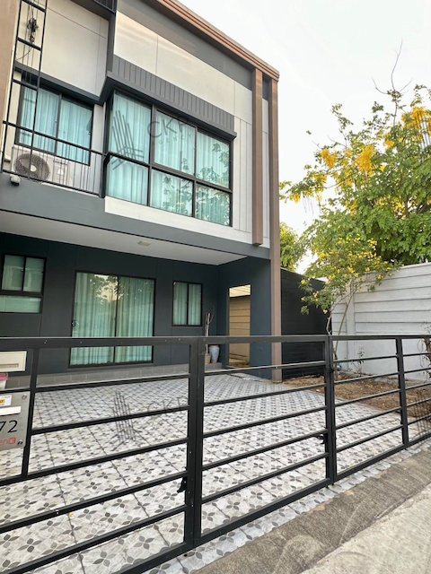 ทาวน์โฮม พลีโน่ พหลโยธิน 54/1 ทำเลดี ห่างจากBTS เพียง 11 นาที ใกล้ตลาดหลายที่ ใกล้ท่าอากาศดอนเมือง