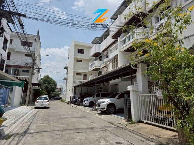 ขายทาวน์โฮมบิวด์อินสวย 4 ชั้น 43 ตร.วา  ในหมู่บ้าน ซอย ม.หอการค้า ถ.วิภาวดี