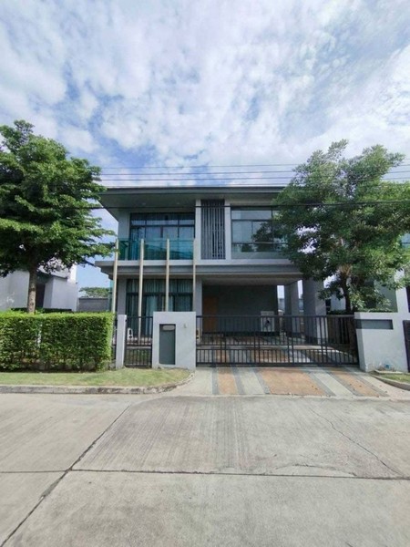 ขาย บ้านเดี่ยว 2 ชั้น บ้านพร้อมที่ดิน ขนาด 52.5 ตรว. หมู่บ้านเศรษฐสิริ ศรีนครินทร์-พระราม 9 เดินทางสะดวก ใกล้โรงพยาบาลสมิติเวช-ศรีนครินทร์