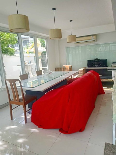 รถไฟฟ้าวัดเสมียนนารี 1.5กม. เซ็นทรัล ลาดพร้าว 1.8 กม.ให้เช่าสำนักงาน 4 ชั้น 320ตร.ม. 38ตร.วา.ตลาดบองมาร์เช่ 290ม.  5นอน 5 น้ำ