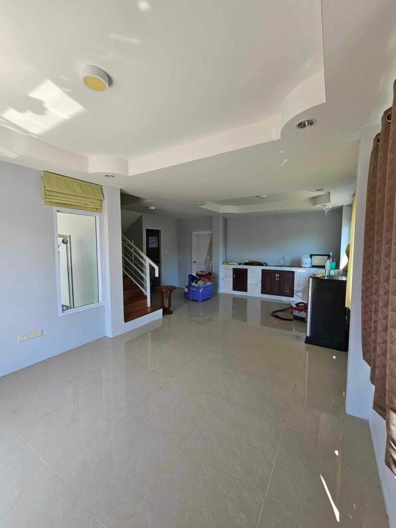 ให้เช่า 14,000 บาทเดือน ขายด่วน 2.3 ล.เท่านั้น 54 ตรว. บ้านเดี่ยว 2 ชั้น หางดง เจ้าของไม่เคยเข้าอยู่ บ้านสวย เนื้อที่กว้างขวาง