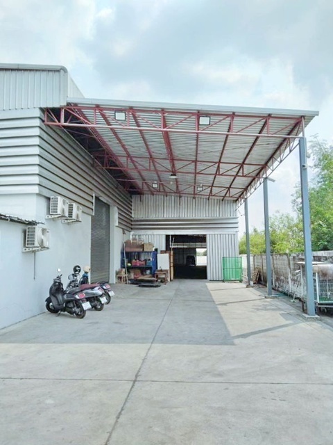 พร้อมออฟฟิตสร้างใหม่ APL สุวรรณภูมิ 2.4 กม.ให้เช่าโกดังคลังสินค้า ติดถนนมอเตอร์เวย์  1 น้ำ 325 ตร.วา. 300-1,300 ตร..ม ตลาดหัวตะเข้ 2.5 กม.