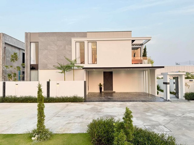 ขายบ้านLuxury Modern Pool Villaใกล้โรงเรียนนานาชาติชั้นนำในเมืองพัทยา