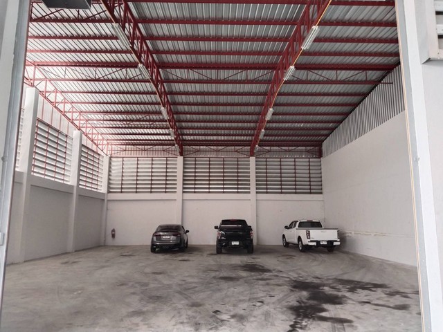 ให้เช่าโกดังคลังสินค้า+ออฟฟิตสร้างใหม่ ใกล้สนามบินสุวรรณภูมิ/ใกล้ แอร์พอตลิ้ง เขตลาดกระบัง กรุงเทพ