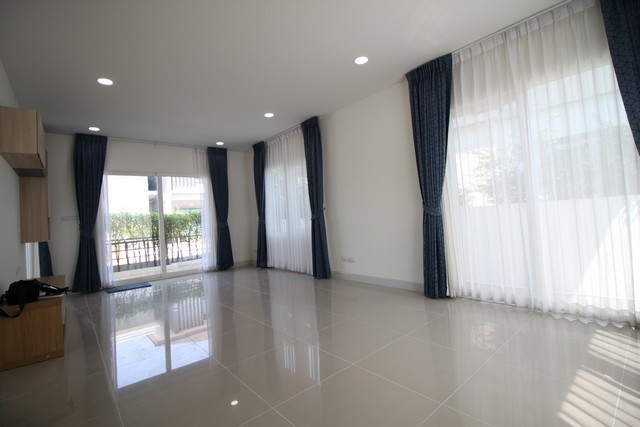 ขาย บ้านฮาบิเทีย ชายน์ ท่าข้าม-พระราม2  บ้านสวยพร้อมอยู่  ราคาพิเศษ 3.95 ลบ