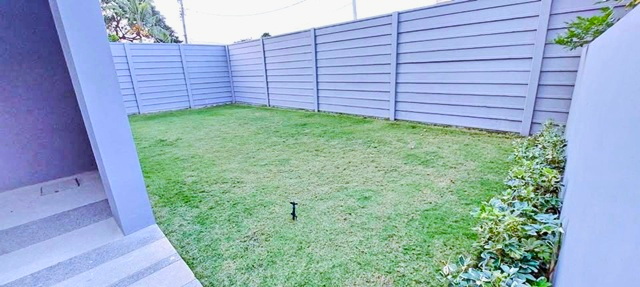 ไบรท์ตัน คอลเลจ 600ม ย่านคนรวยพันล้าน กรุงเทพกรีฑา รักสัตว์ ทาวน์โฮม 3ชั้น หลังมุม 36ตร.วา. 246ตร.ม ศรีนครินทร์ 3นอน  APLบ้านทับช้าง 2.5กม