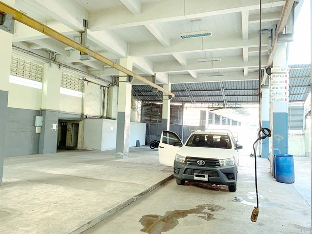 ให้เช่าโกดัง บางบอน1  MRT บางแค 5.2กม.โรงงาน 500 ตร.ม. บางขุนเทียน ใหม่ ประตูใหญ่ รถใหญ่ 10 ล้อ  จอดรถได้หลายคัน 