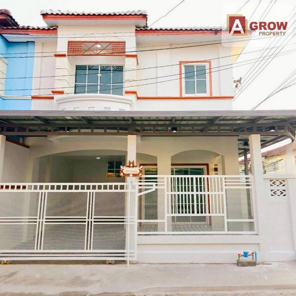 หมู่บ้านปิยวรารมย์ 1 ถนนบางกรวย-ไทรน้อย บ้านหลังมุมถนนเมน ทำเลค้าขาย ตกแต่งพร้อมอยู่