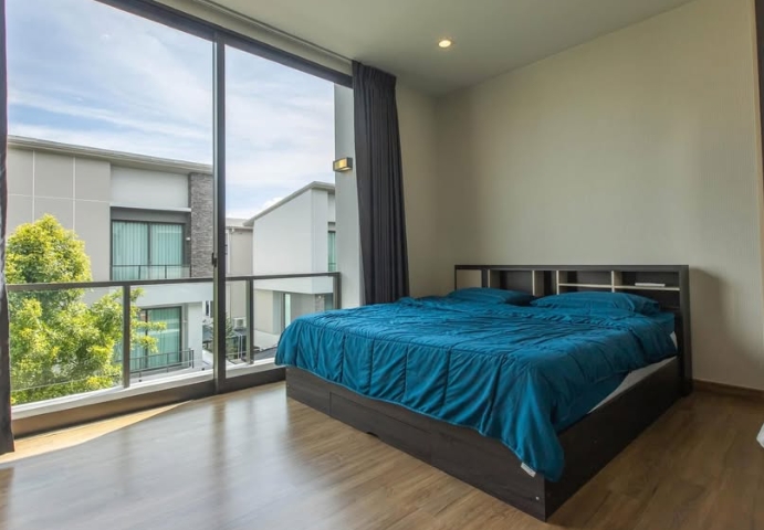 ให้เช่าบ้านแฝด บ้านกลางเมือง Classe เอกมัย รามอินทรา ลาดพร้าว