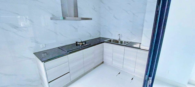 APLบ้านทับช้าง 2.5 กม.ย่านคนรวยพันล้าน  รักสัตว์  กรุงเทพกรีฑาใหม่ ทาวน์โฮม 3ชั้น หลังมุม 35ตร.วา. 240ตร.ม. 3นอน  ไบรท์ตัน คอลเลจ  600 ม