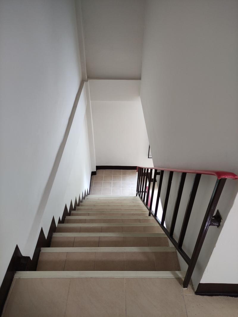 ให้เช่าตึกเเถว 4  ชั้นเนื้อที่  20 ตารางวา 4 ห้องนอน  3ห้องน้ำ ตบแต่งใหม่พร้อม    เข้าอยู่ถนน เสรีไทย แยกนิด้า ราคาเช่า 13,500 บ/ด