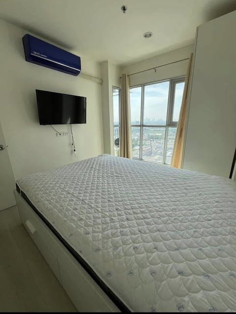 Aspire Sukhumvit 48 comfortable safe spacious 19th floor BTS Phra Khanong