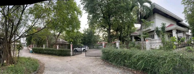 บ้าน บ้านพร้อมที่ดิน ถนนเฉลิมพระเกียรติ ร.9 1 Rai 2 Ngan 83 ตร.ว. 5 BEDROOM 5 ห้องน้ำ 54000000 BAHT. พร้อมตกแต่ง กรุงเทพ