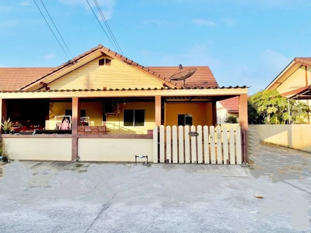 ขายด่วนบ้านพนัสนิคมราคาถูก ​หมู่บ้านทองรุ่งโรจน์ (บ้านเซิด-พนัสนิคม) ​บ้านทาวน์​เฮ้าส์​ชั้นเดียว​หัวมุม