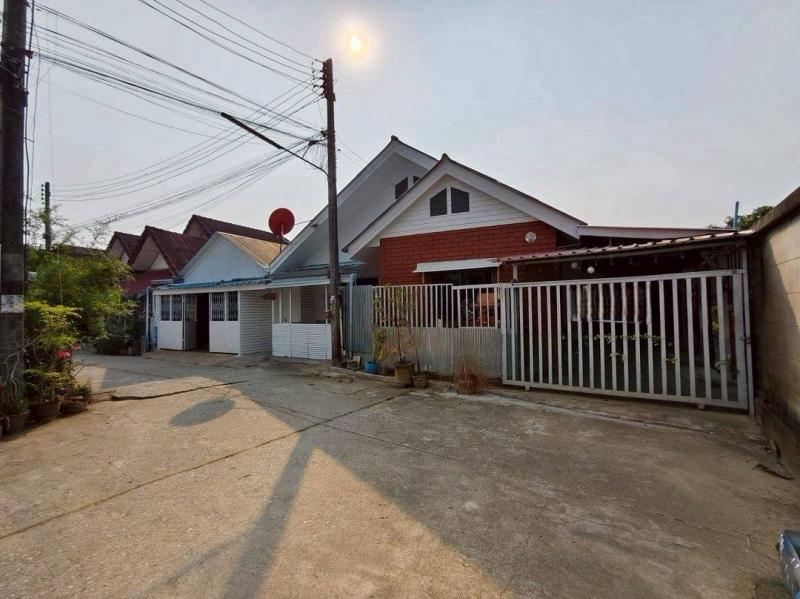 โซนสารภี ขายเพียง 1.99 ล้าน 58 ตรว. บ้านชั้นเดียวพร้อมที่ดิน #ไชยสถาน ต่อเติมเต็มพื้นที่ เข้าออกได้หลายเส้นทาง